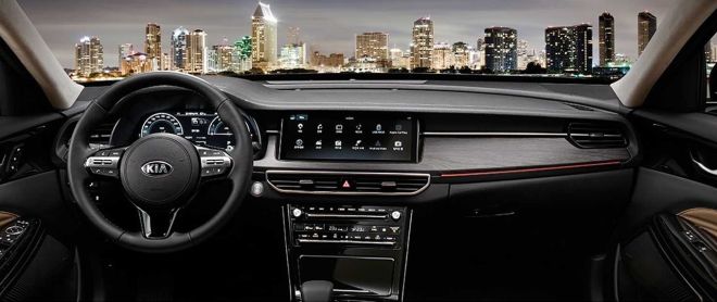 Kia keeps the faith in big sedans alive with 2020 Cadenza image