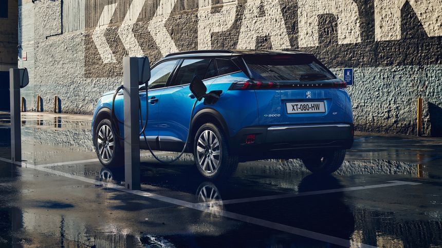 Electric Peugeot e-2008 to be revealed at MIAS 2023 image