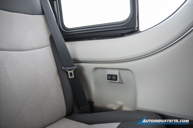 2019 Toyota Hiace GL Grandia Tourer image