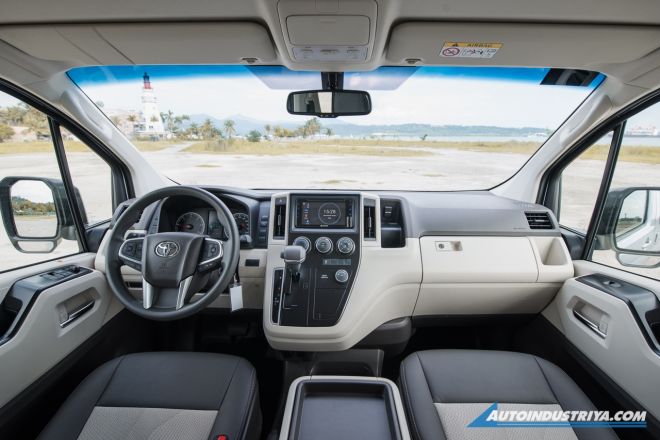 2019 Toyota Hiace GL Grandia Tourer image