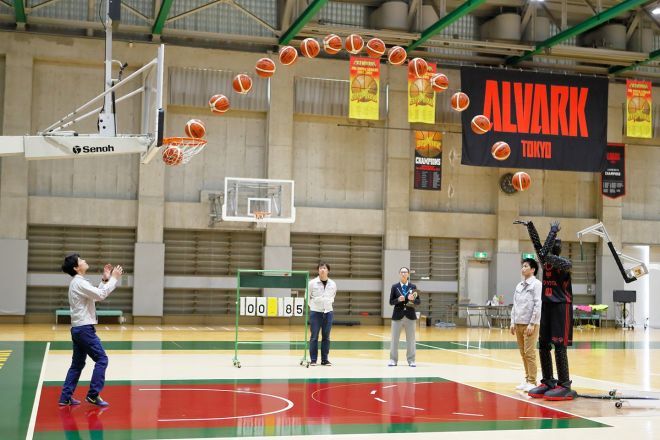 Toyota is building a robot that can play basketball image