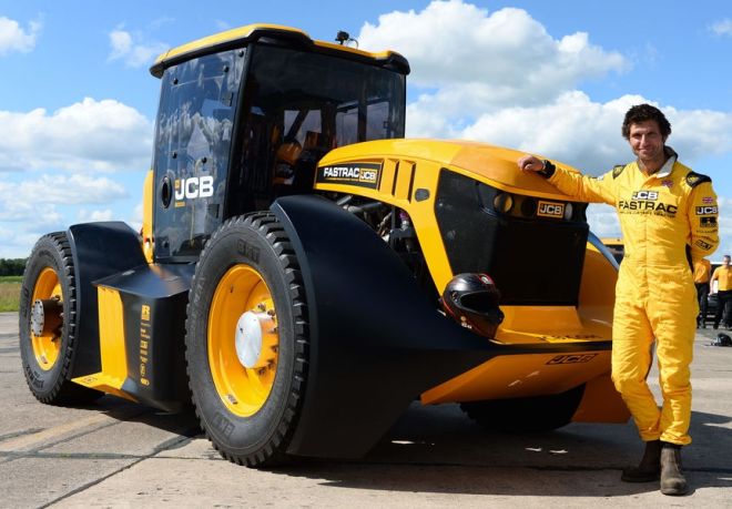 This Tractor Pushes 1000PS and set a new Tractor World Speed Record image
