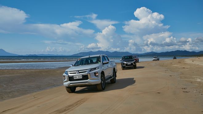 Mitsubishi Strada Drive image