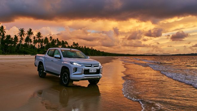 Mitsubishi Strada Drive image