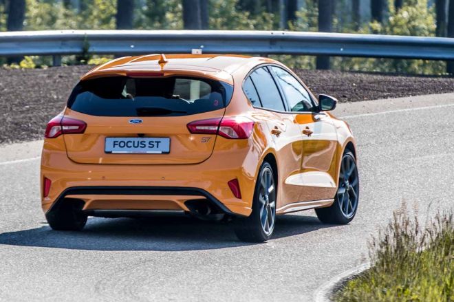 Ford says 2019 Focus ST as quick as Honda Civic Type R image