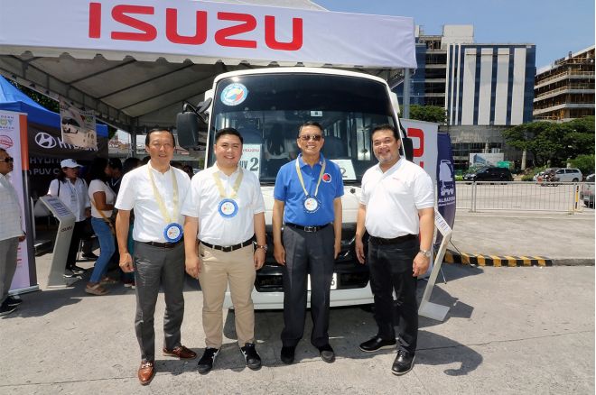 Isuzu PUV Caravan PR image