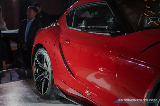 We get up close (and personal) with the 2019 Toyota GR Supra image