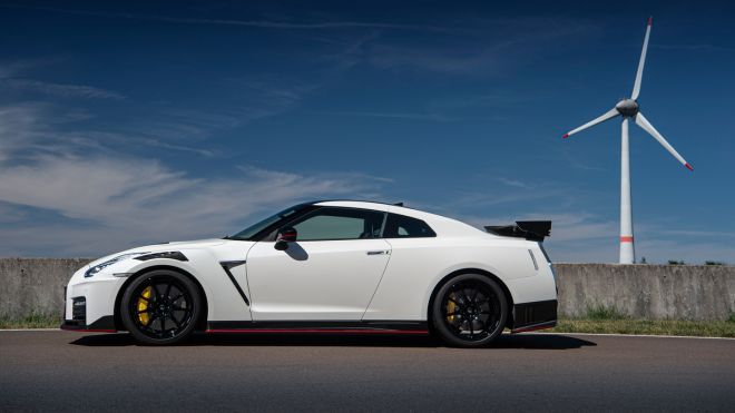 2020 Nissan GT-R NISMO shows off its track potential image