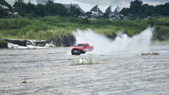 We drove the 2019 Ford Ranger Raptor on lahar with the exhaust ripped out image