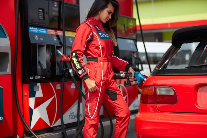 Caltex powered this 28-year old car to a Guinness World Record image