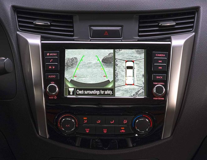 Nissan Navara (finally) gets a big touchscreen image