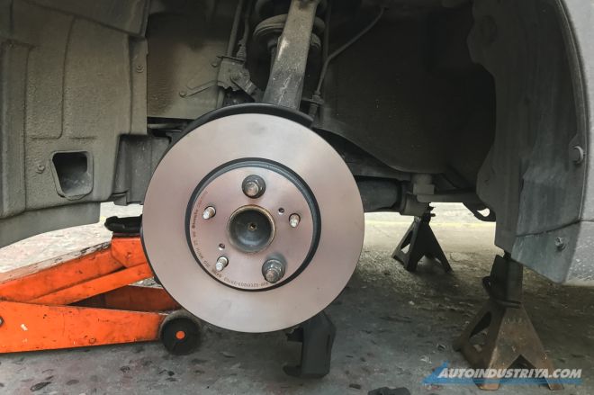 Long and winding road: Mountainside driving the right way image