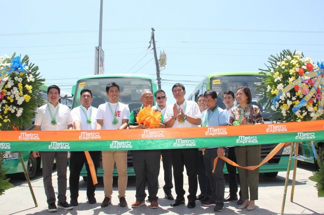 These 15 modern PUVs from Isuzu are ready to ply in Bataan image