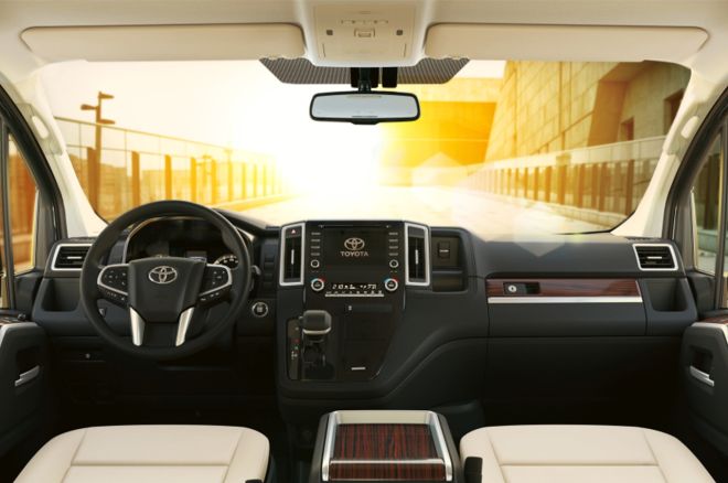 Toyota Hiace Super Grandia image