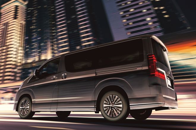 Toyota Hiace Super Grandia image