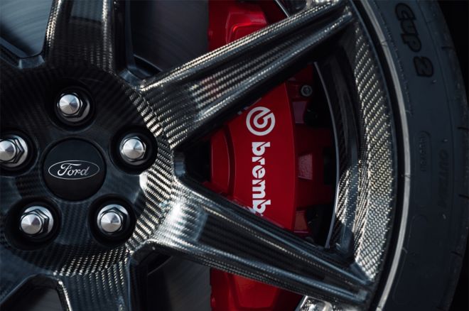 770 HP Mustang Shelby GT500 can do 0 - 160 - 0 km/h in 10.6 seconds image