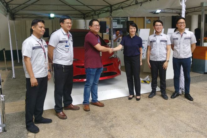 Toyota shows DLSU students benefits of hybrid electric vehicles image