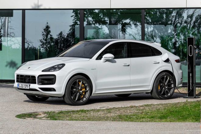 Porsche Cayenne Turbo S E-Hybrid more powerful than a 911 Turbo S image
