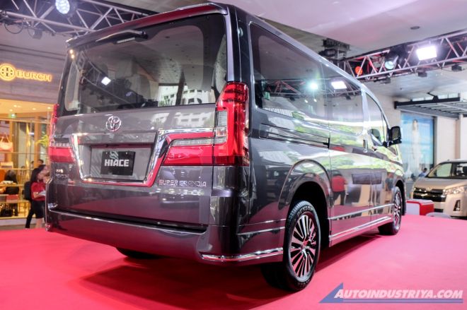 Why is there no high-roof Toyota Super Grandia? image