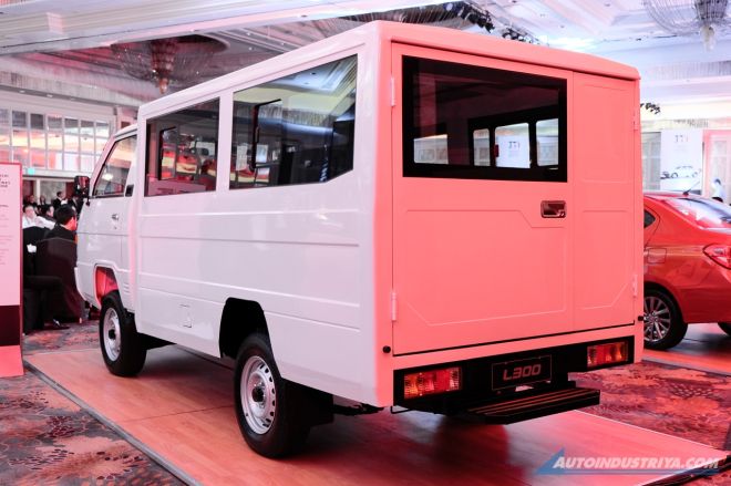 After discount, 2019 Mitsubishi L300 to start at Php 770,000 image