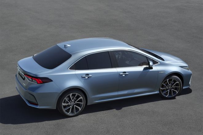 Toyota will sell 2020 Corolla Altis Hybrid in the Philippines image