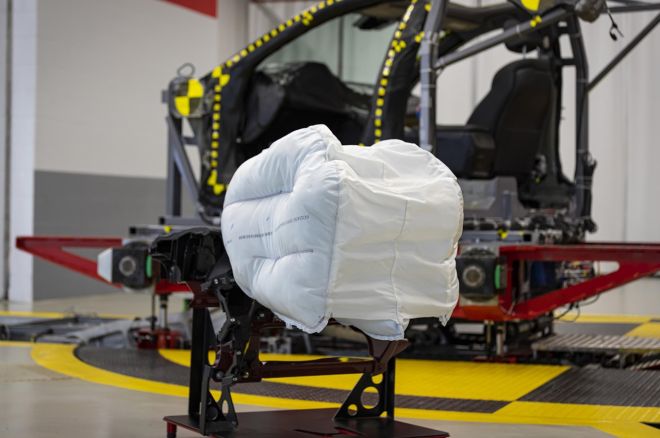 Honda wants to reduce head injuries in accidents with new airbag design image