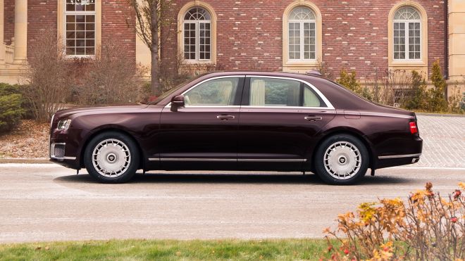 You can now buy the stately sedan used by Vladimir Putin image