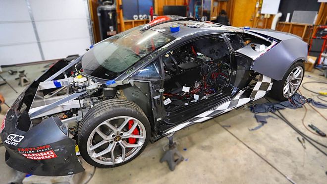 Someone is building the world&rsquo;s only 6-speed Manual Huracan image