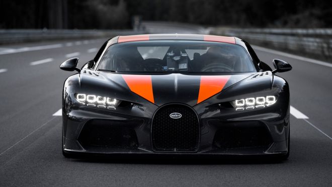 Bugatti sets 490.5 km/h top speed record with a Chiron image
