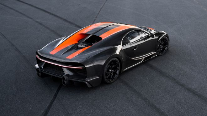 Bugatti sets 490.5 km/h top speed record with a Chiron image