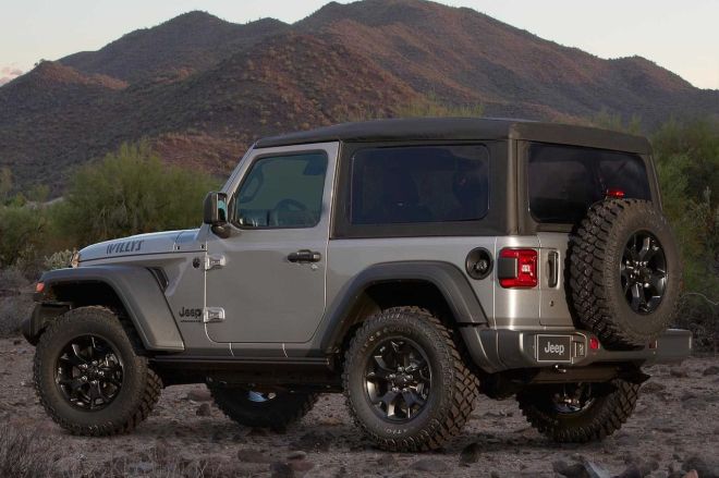 Go anywhere, or strut in style in 2020 Jeep Wrangler Willys, Black & Tan image