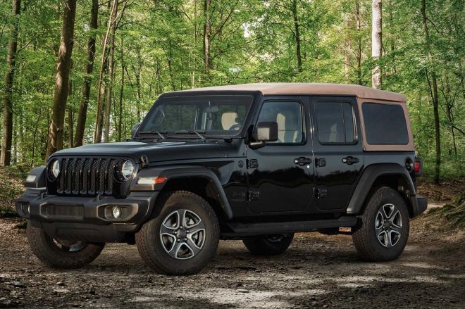 Go anywhere, or strut in style in 2020 Jeep Wrangler Willys, Black & Tan image