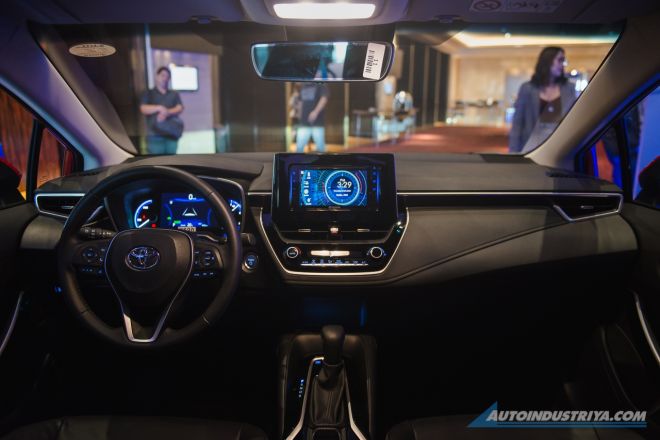 Php 1.580M will get you the 2020 Toyota Corolla Altis Hybrid image