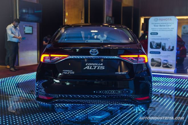 Php 1.580M will get you the 2020 Toyota Corolla Altis Hybrid image