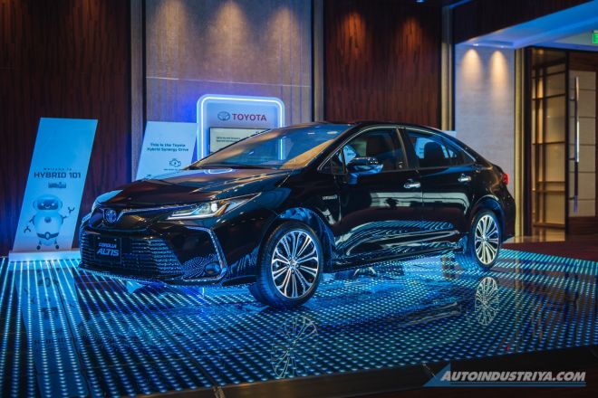 Php 1.580M will get you the 2020 Toyota Corolla Altis Hybrid image