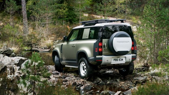 2020 Land Rover Defender is the luxurious solution to Metro Manila floods image