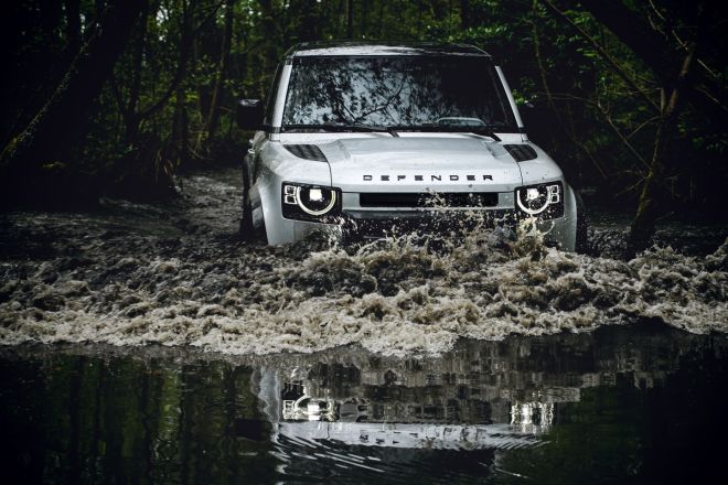 2020 Land Rover Defender is the luxurious solution to Metro Manila floods image