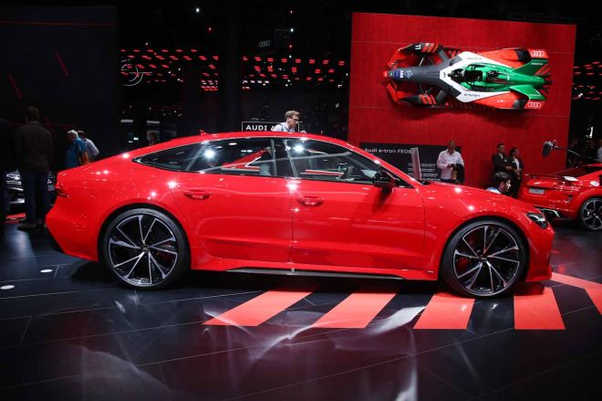 Lose your license in 3.6 seconds with the Audi RS7 image