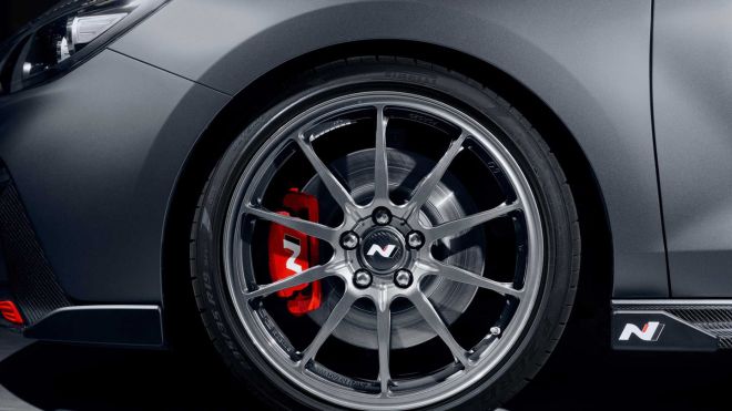 Hyundai i30 N Project C picks a fight with the Honda Civic Type R image
