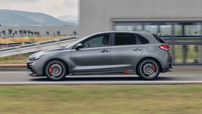 Hyundai i30 N Project C picks a fight with the Honda Civic Type R image