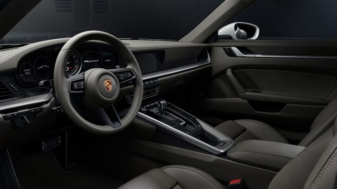 This entry-level Carrera 4 is your everyday Porsche 911 image