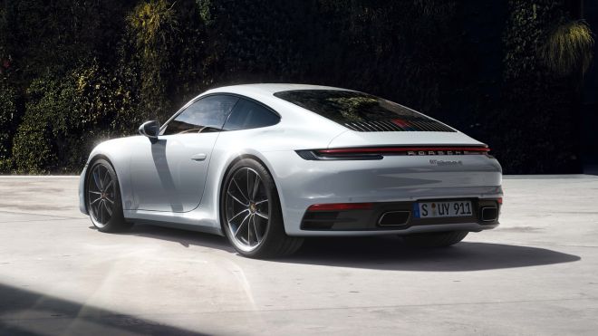 This entry-level Carrera 4 is your everyday Porsche 911 image
