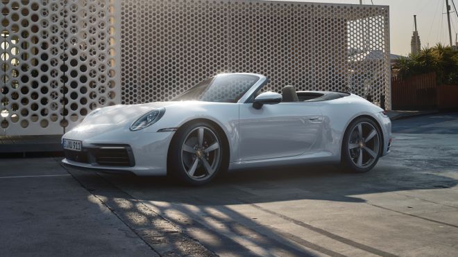 This entry-level Carrera 4 is your everyday Porsche 911 image