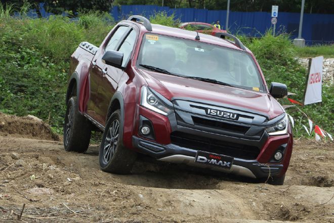 New Isuzu D-Max LS-A toughs it out in Visayas image