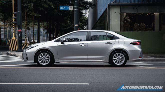 Toyota Corolla Altis Hybrid image
