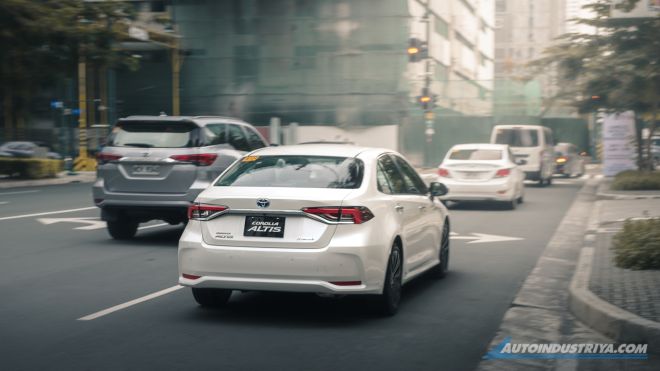 Toyota Corolla Altis Hybrid image