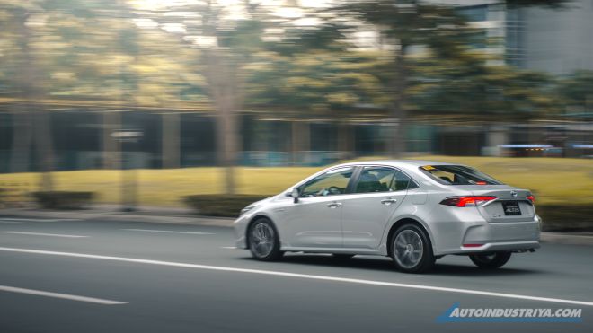 Toyota Corolla Altis Hybrid image