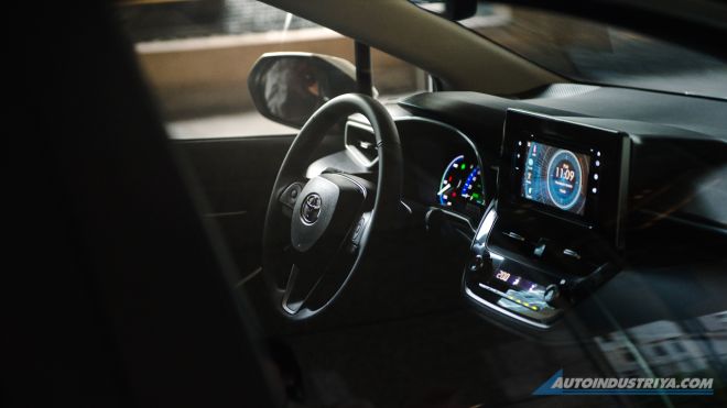 Toyota Corolla Altis Hybrid image