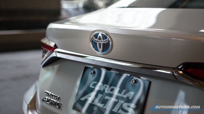 Toyota Corolla Altis Hybrid image