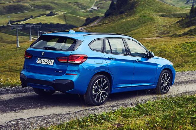 You can get up to 55.5 km/l in the BMW X1 xDrive25e image